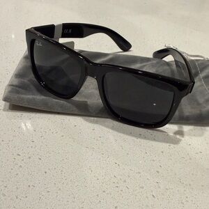 NWT Ray-Ban 4165 Justin Classic Black Polarized Sunglasses